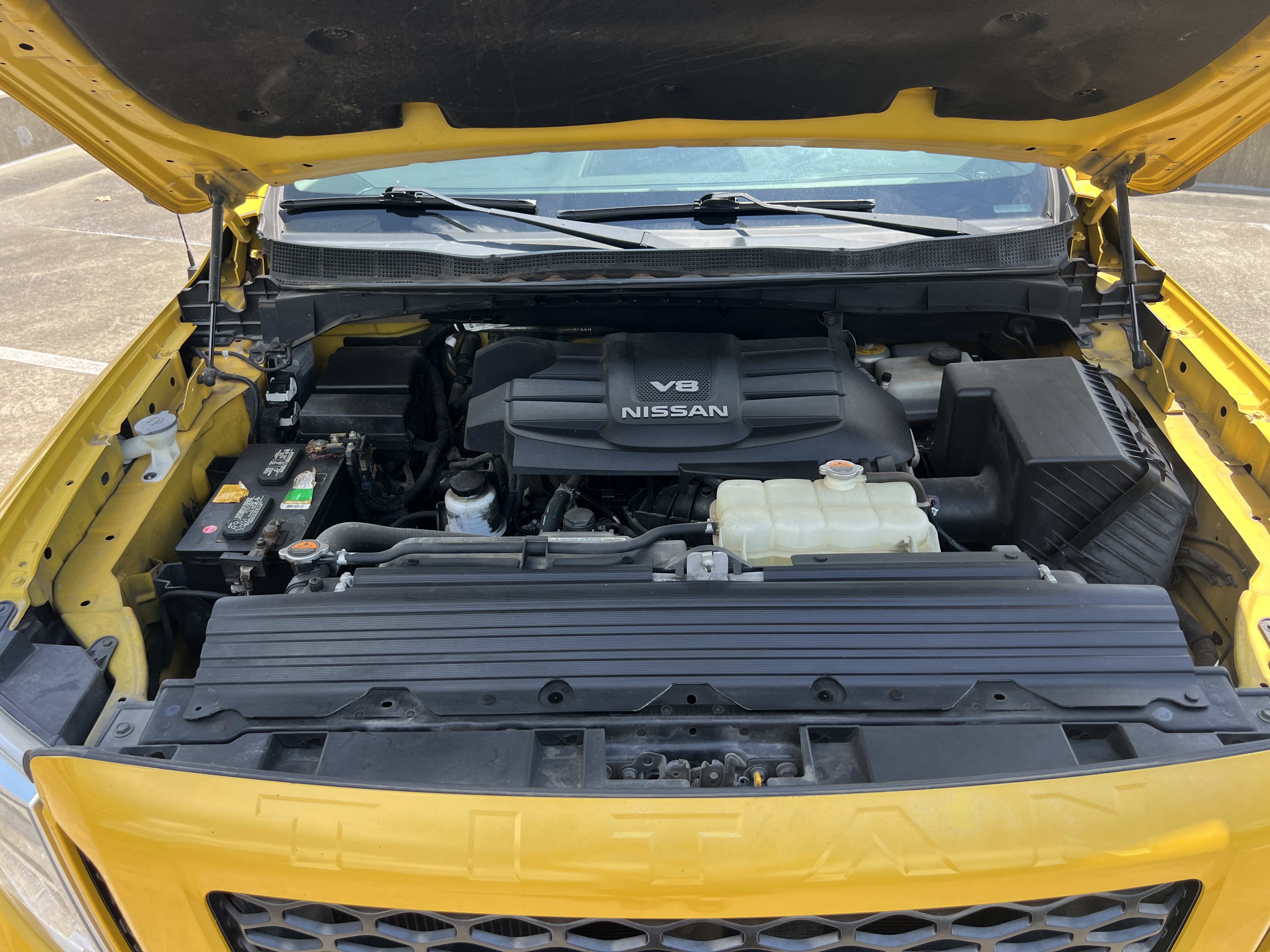 Used 2018 Nissan Titan PRO-4X w/ Pro-4x Convenience Package AWD/4WD image 31