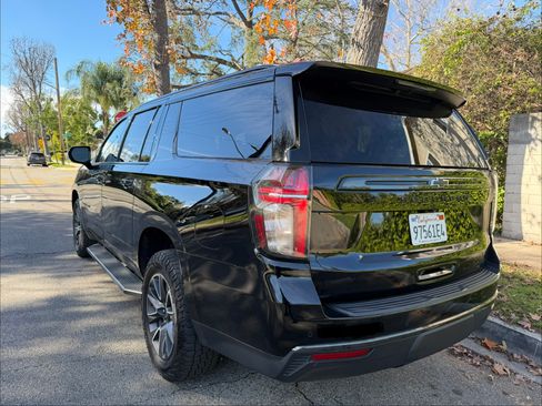 Used 2022 Chevrolet Suburban Z71 image 8