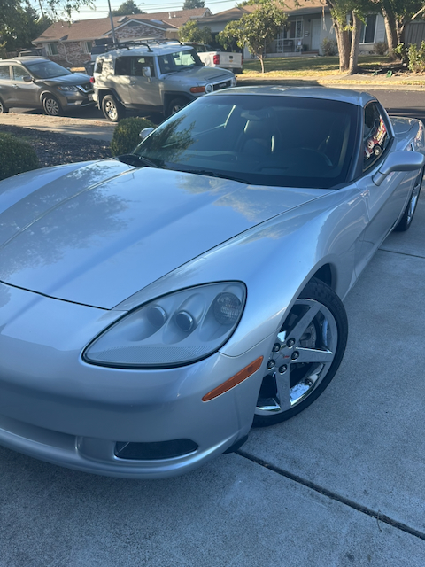 Used 2006 Chevrolet Corvette Coupe w/ Preferred Equipment Group RWD image 2