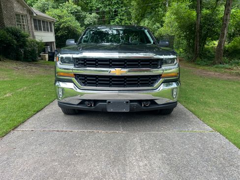 Used 2018 Chevrolet Silverado 1500 LT w/ All Star Edition AWD/4WD image 5