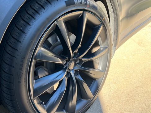 Used 2021 Tesla Model X Long Range image 21