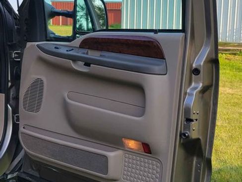 Used 2003 Ford F250 Lariat image 14