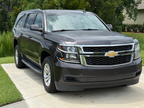 Used 2018 Chevrolet Suburban LT RWD image 4