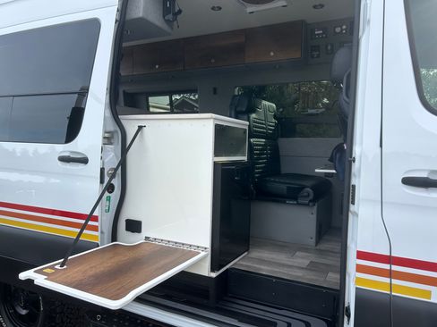 Used 2020 Mercedes-Benz Sprinter 2500 image 16