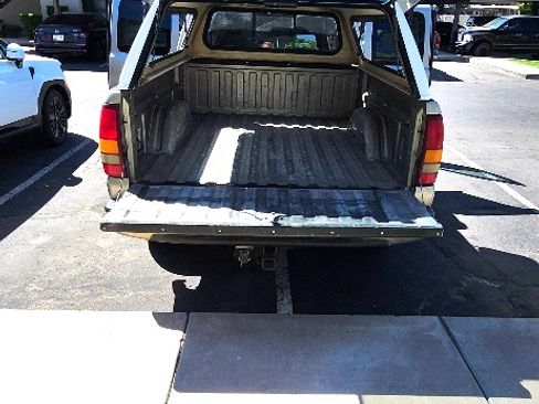 Used 2002 Chevrolet Silverado 1500 LS w/ Off-Road Pkg AWD/4WD image 5