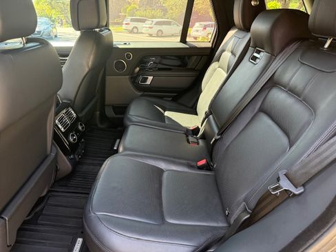 Used 2020 Land Rover Range Rover HSE image 13