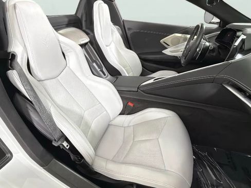 Used 2023 Chevrolet Corvette Stingray Preferred Conv w/ Z51 Performance Package RWD image 10