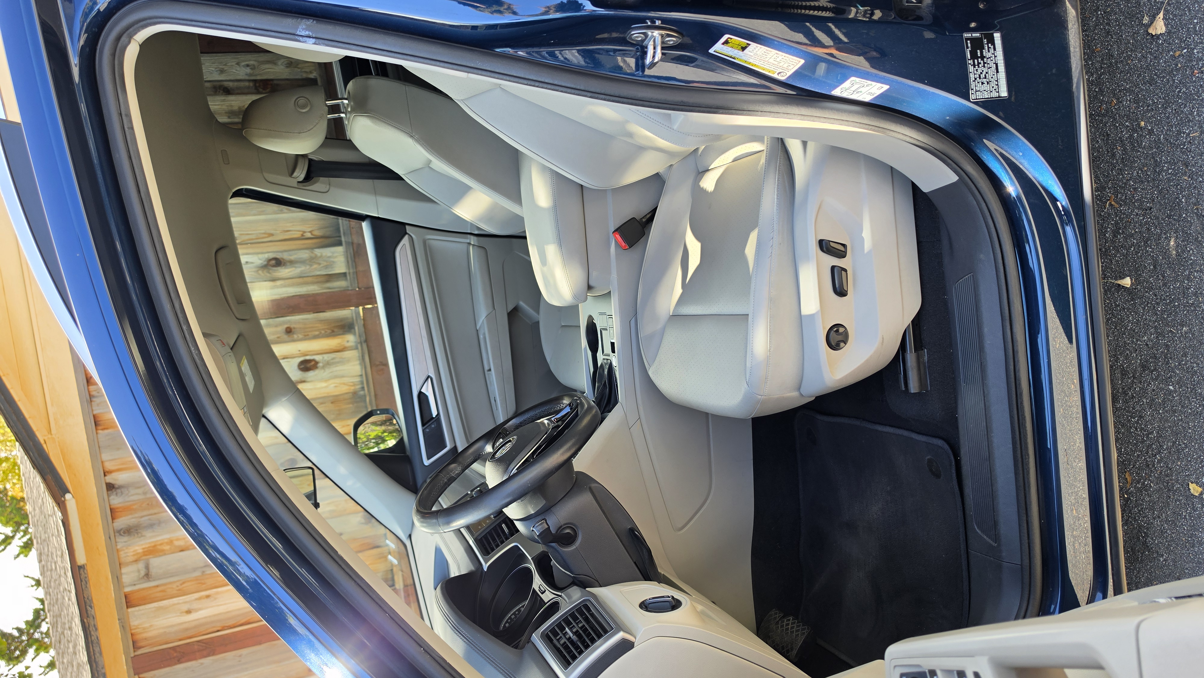 Used 2019 Volkswagen Atlas SE w/ Towing Package FWD image 5