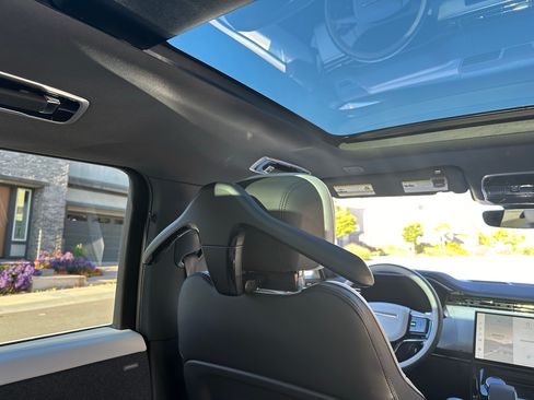 Used 2023 Land Rover Range Rover Sport SE Dynamic image 12