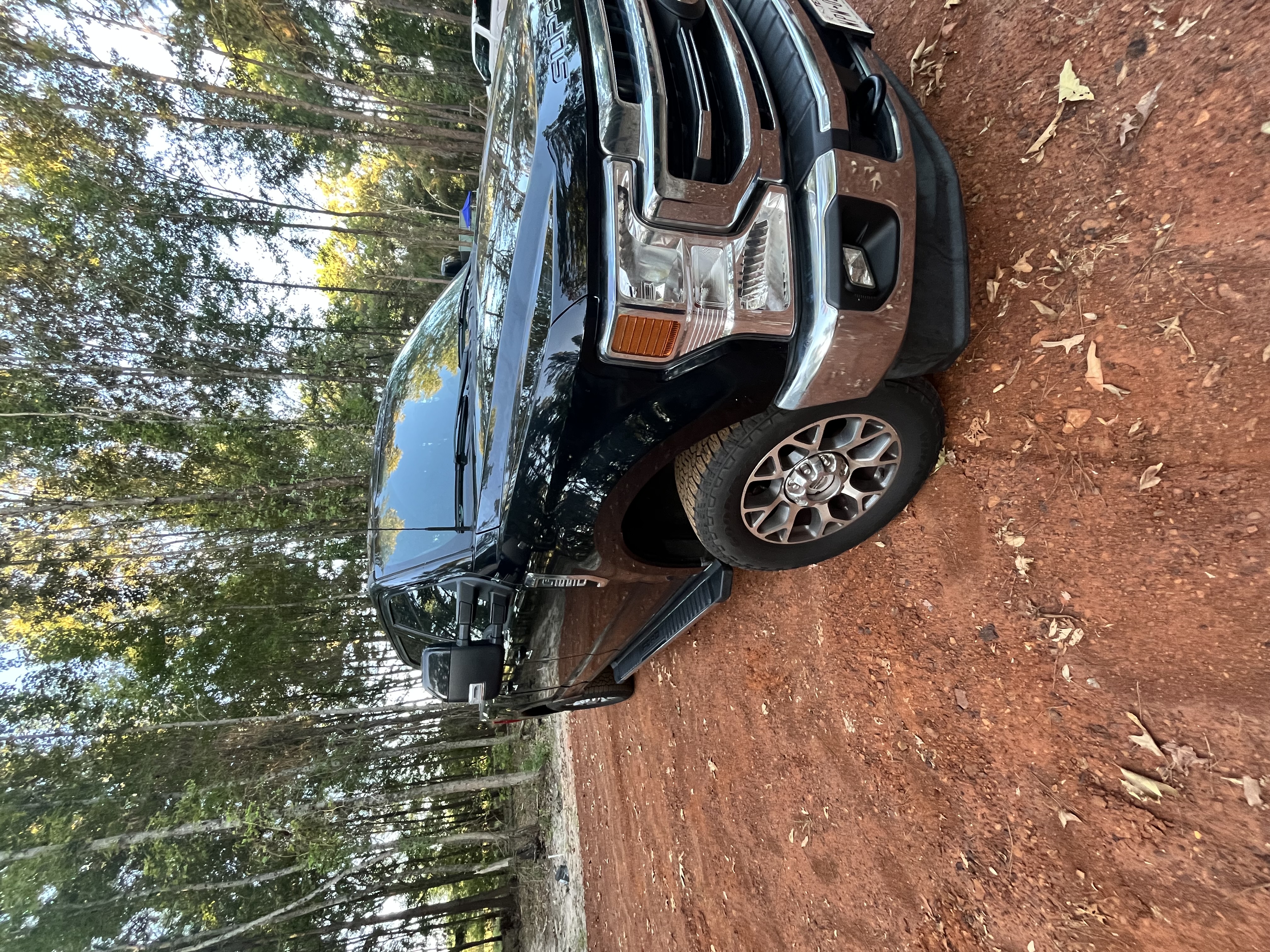 Used 2021 Ford F250 Lariat w/ Lariat Ultimate Package AWD/4WD image 11