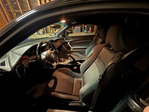 Used 2017 Toyota 86 Coupe 2D image 5