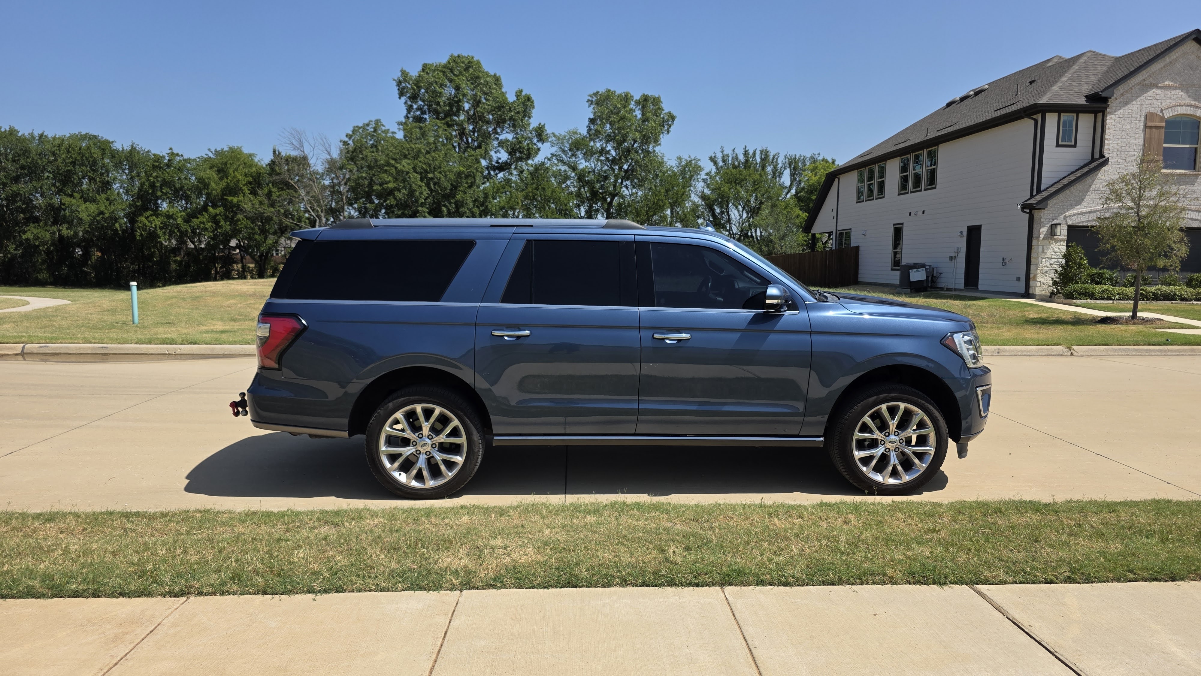 Used 2018 Ford Expedition Max Limited w/ Equipment Group 302A AWD/4WD image 8