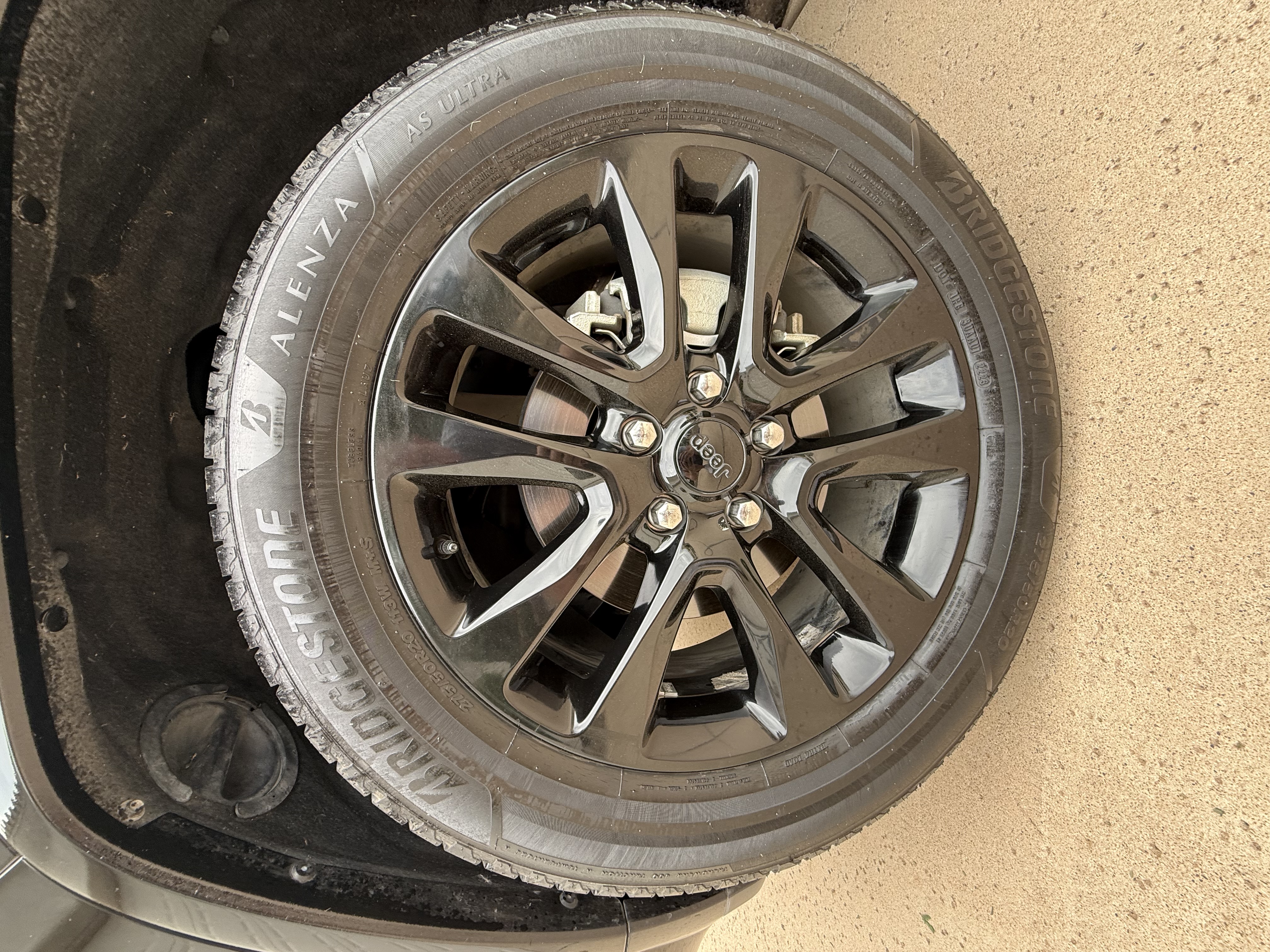 Used 2019 Jeep Grand Cherokee Altitude AWD/4WD image 5