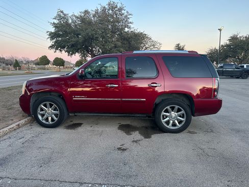 Used 2009 GMC Yukon Denali image 9
