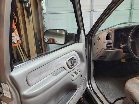 Used 2000 Chevrolet Silverado 3500 4x4 Extended Cab image 14