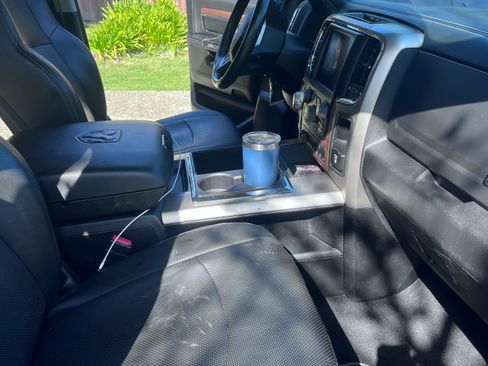 Used 2013 RAM 1500 Laramie w/ Convenience Group AWD/4WD image 6