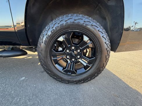 Used 2017 Chevrolet Suburban LT AWD/4WD image 10