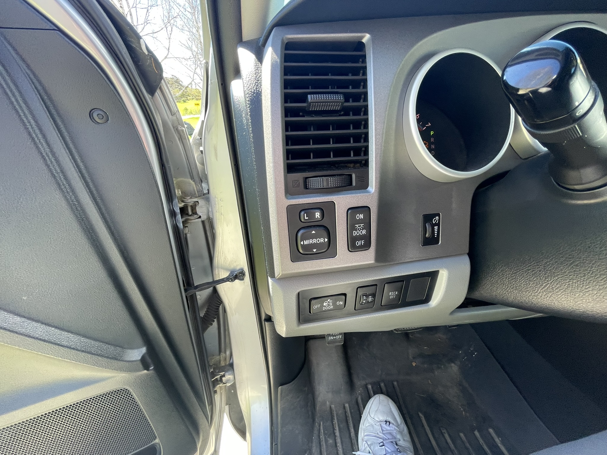 Used 2012 Toyota Tundra 4x4 Double Cab w/ TRD Off-Road Pkg image 19