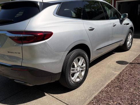 Used 2019 Buick Enclave Essence FWD image 10