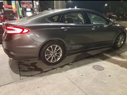 Used 2017 Ford Fusion SE w/ Fusion SE Technology Package