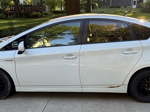 Used 2012 Toyota Prius Four FWD image 5