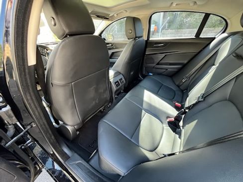 Used 2019 Jaguar XE Premium image 13