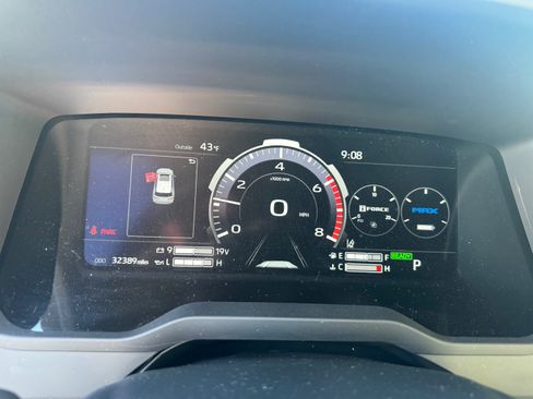 Used 2023 Toyota Sequoia Limited w/ TRD Off-Road Package image 5