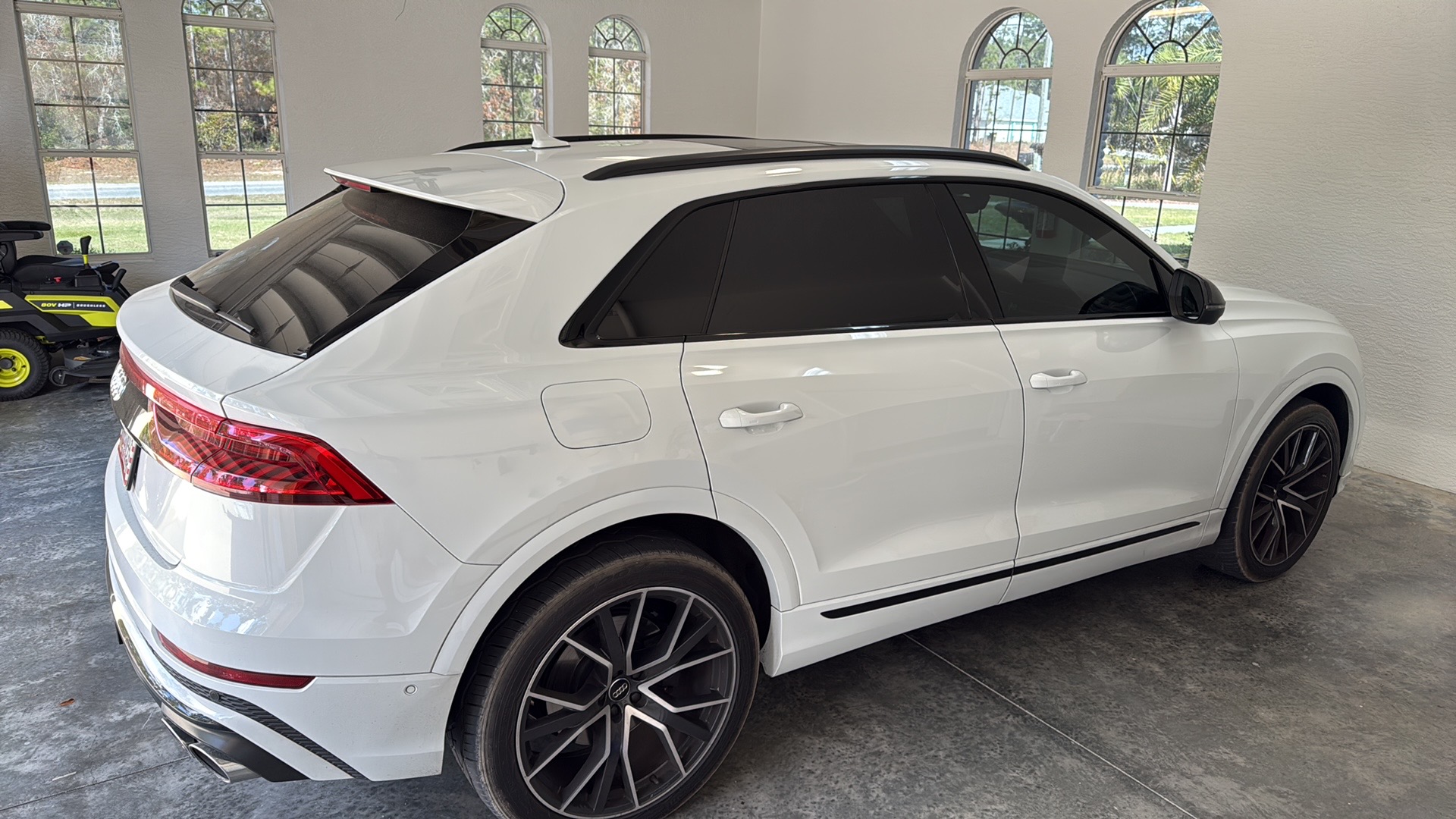 Used 2020 Audi SQ8 Prestige w/ Prestige Package AWD/4WD image 2