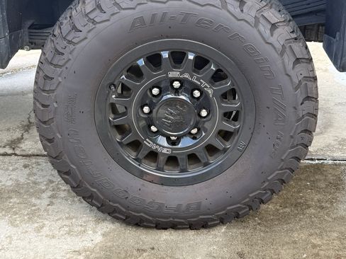 Used 2024 GMC Sierra 2500 AT4X w/ AT4X AEV Edition AWD/4WD image 9
