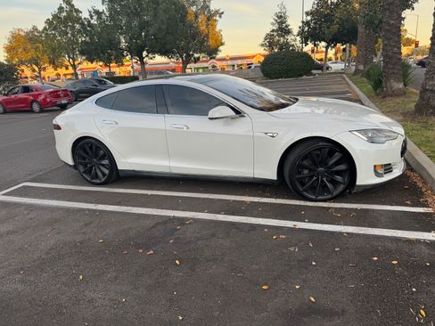 Used 2013 Tesla Model S Sedan 4D image 13