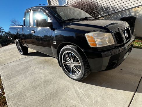 Used 2004 Nissan Titan XE image 27