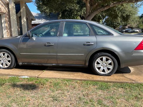 Used 2006 Ford Five Hundred SEL image 6