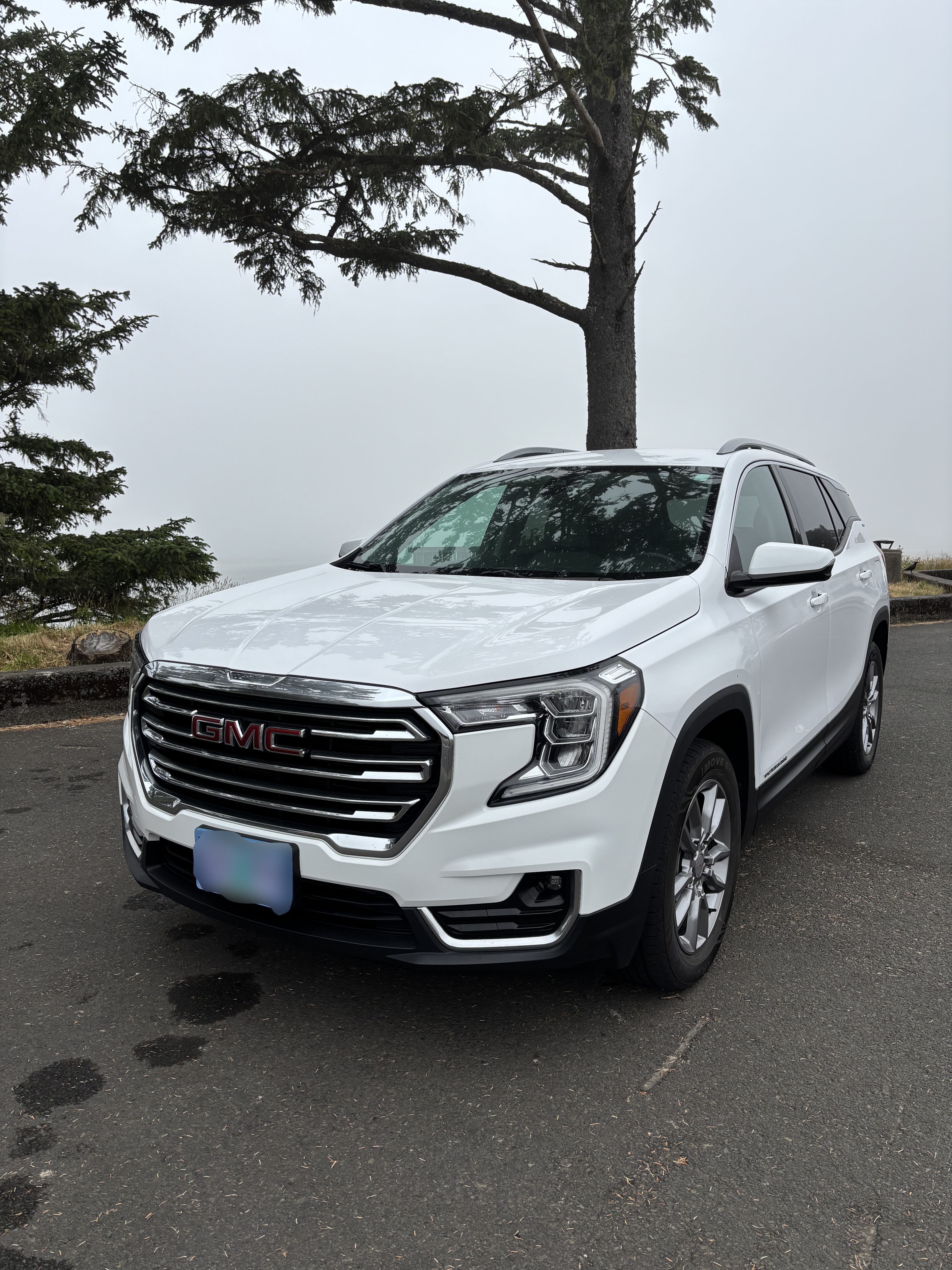 Used 2022 GMC Terrain SLT AWD/4WD image 1