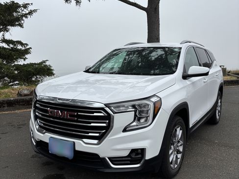 Used 2022 GMC Terrain SLT AWD/4WD image 1