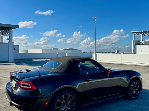 Used 2017 FIAT 124 Spider Abarth image 6