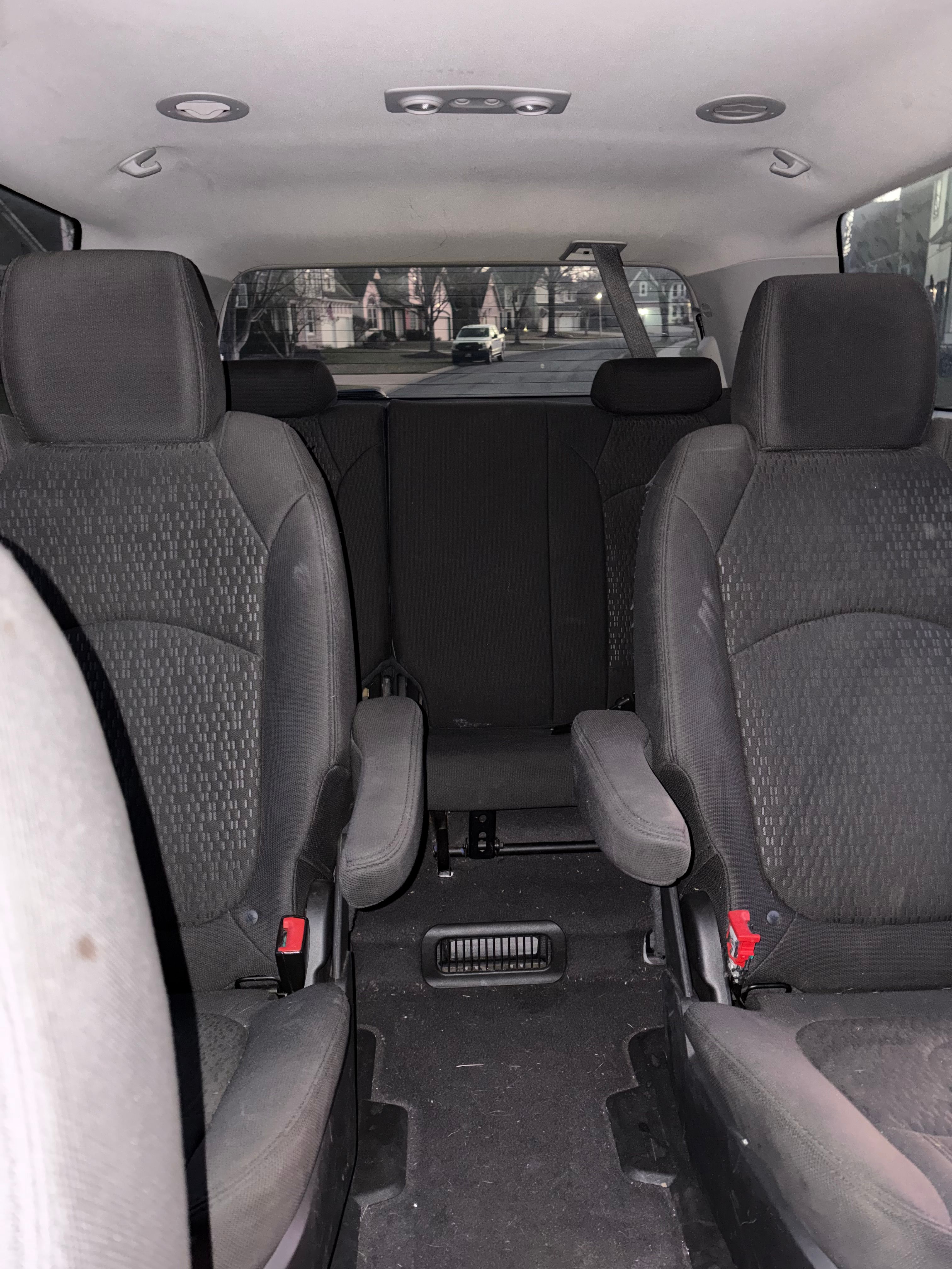 Used 2012 GMC Acadia SLE FWD image 11