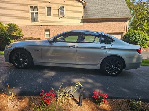 Used 2016 BMW 528i xDrive Sedan AWD/4WD image 1