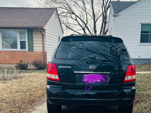 Used 2006 Kia Sorento LX image 8