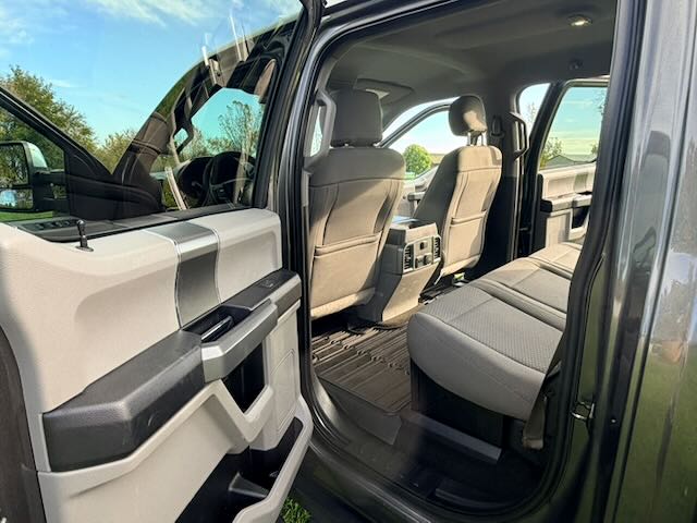 Used 2017 Ford F250 XLT w/ XLT Premium Package AWD/4WD image 15