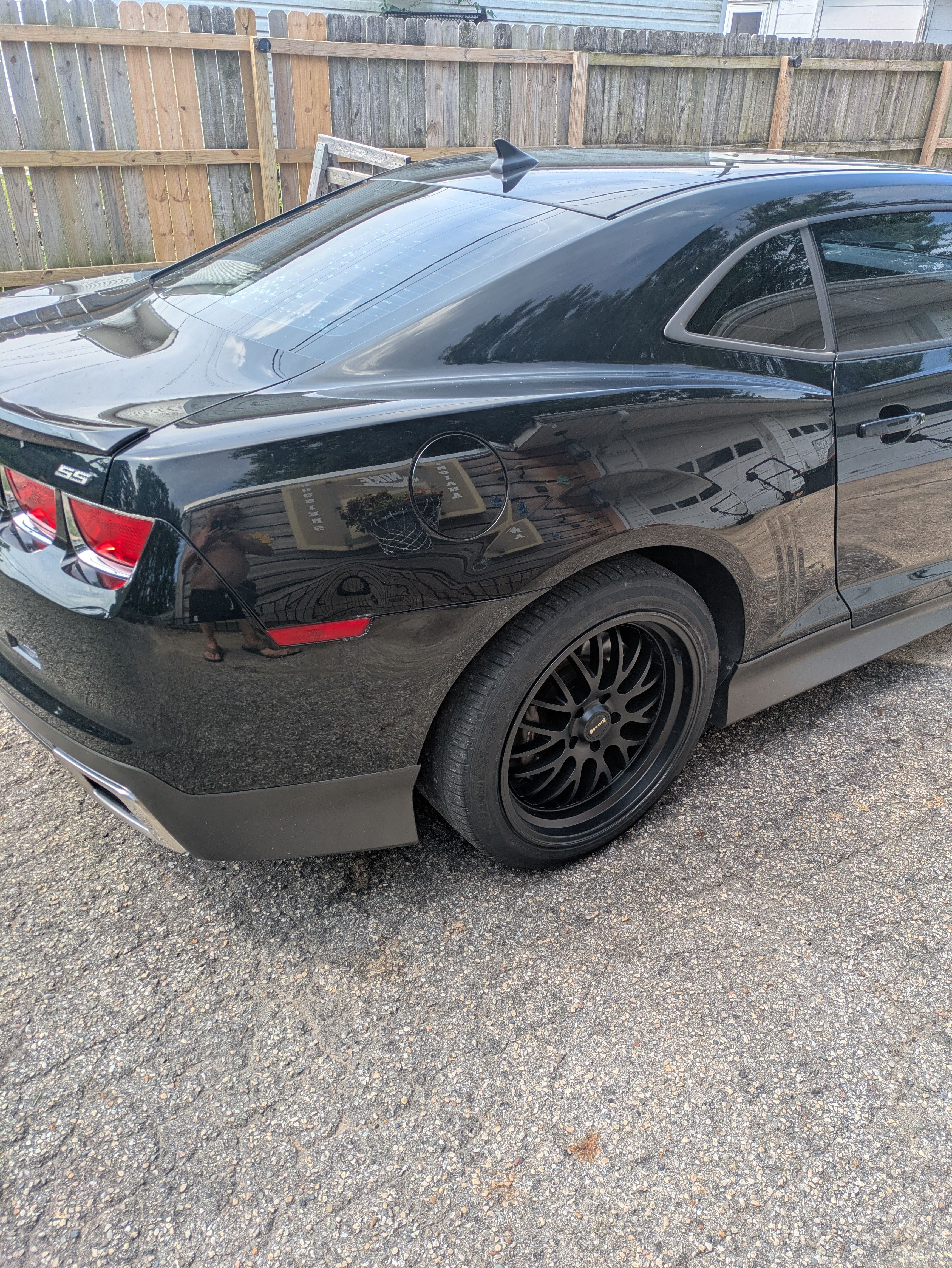 Used 2010 Chevrolet Camaro SS w/ LPO, Ground Effects Package RWD image 9