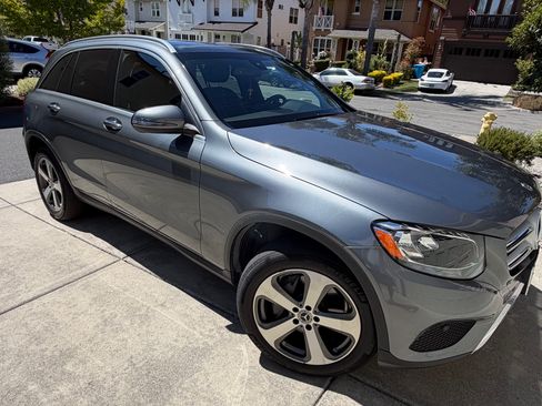 Used 2019 Mercedes-Benz GLC 300 4MATIC image 9