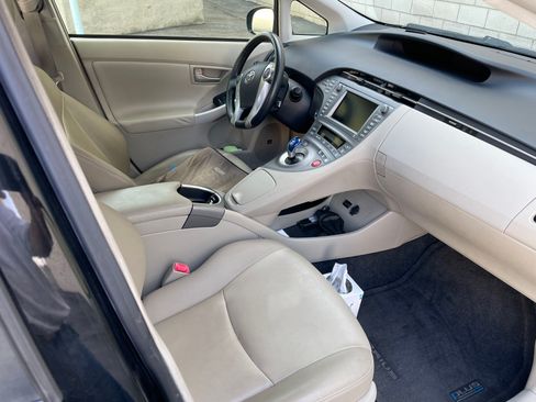 Used 2013 Toyota Prius Four image 13