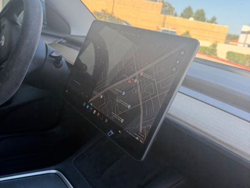 Used 2021 Tesla Model 3 Standard Range Plus RWD image 31