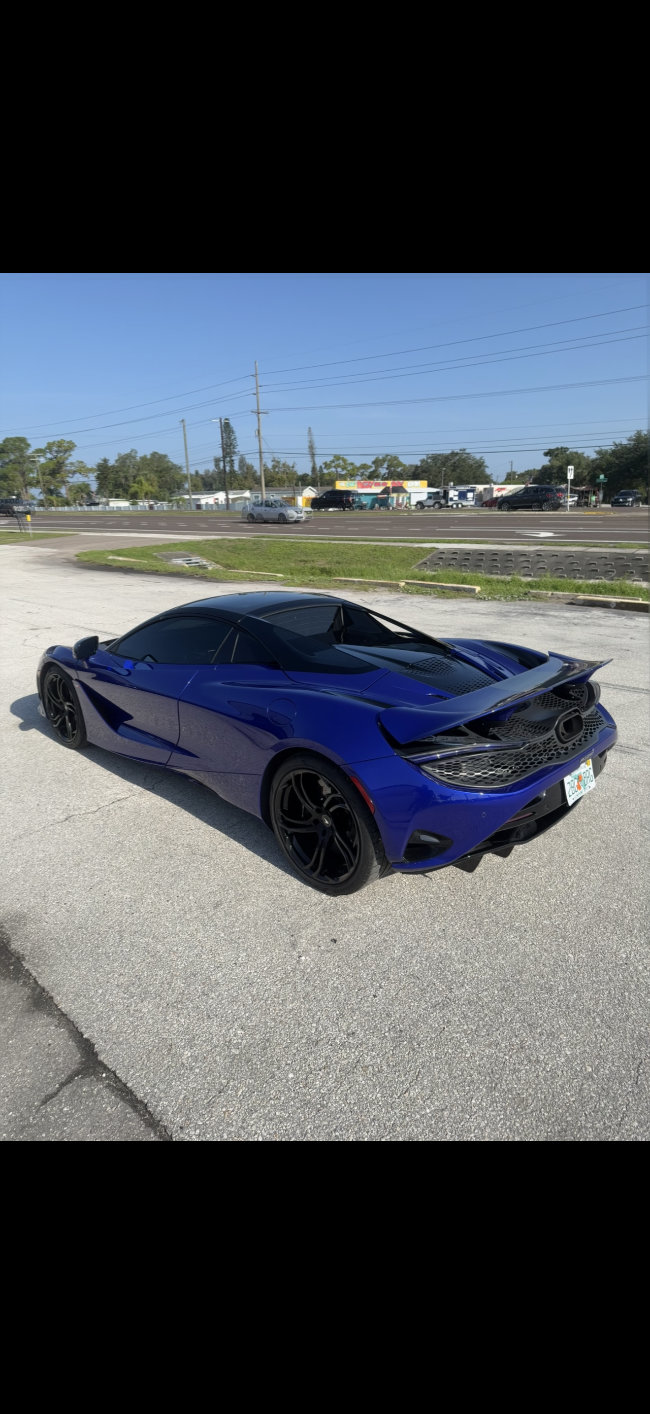 Used 2024 McLaren 750S Spider RWD image 9