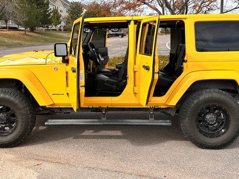 Used 2015 Jeep Wrangler Unlimited Sahara image 16