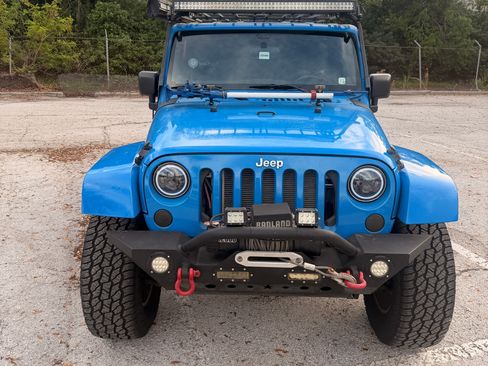 Used 2011 Jeep Wrangler Unlimited Sahara w/ Connectivity Group image 1