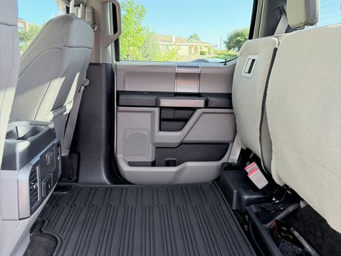 Used 2018 Ford F150 XLT w/ Equipment Group 302A Luxury RWD image 12