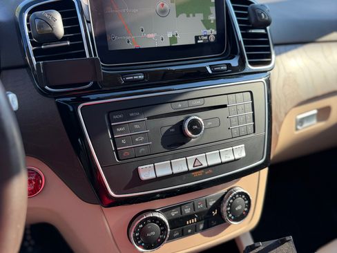 Used 2018 Mercedes-Benz GLE 350 4MATIC image 16