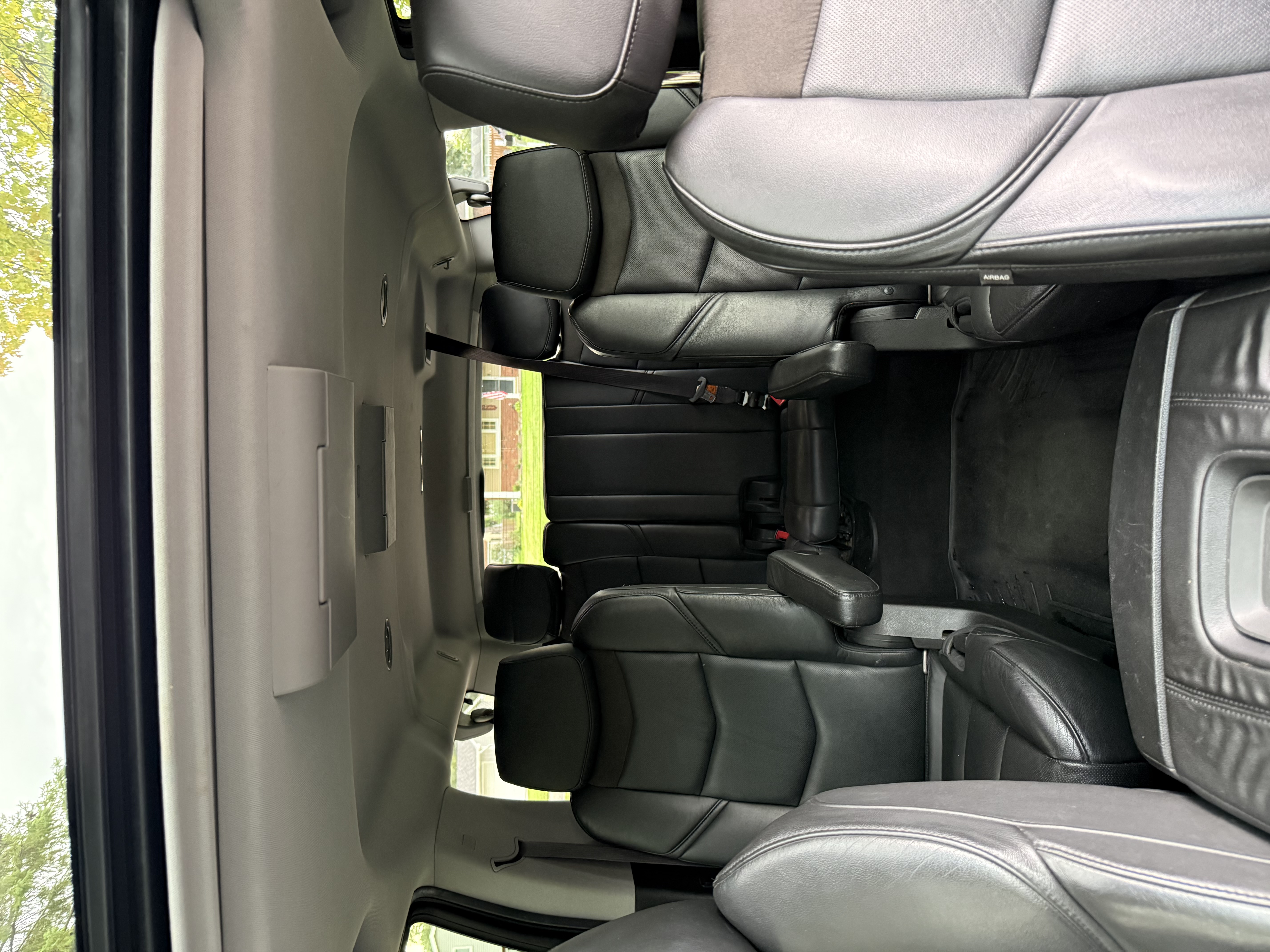 Used 2017 Cadillac Escalade ESV Luxury AWD/4WD image 9