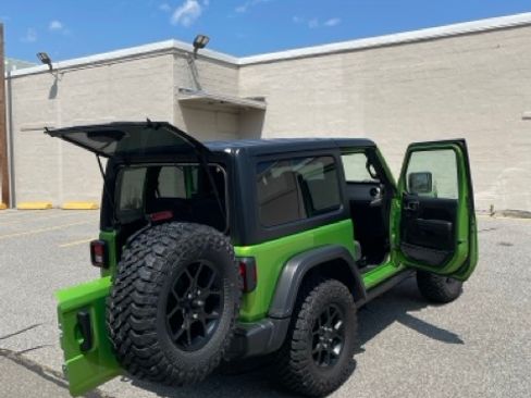 Used 2025 Jeep Wrangler Sport AWD/4WD image 16